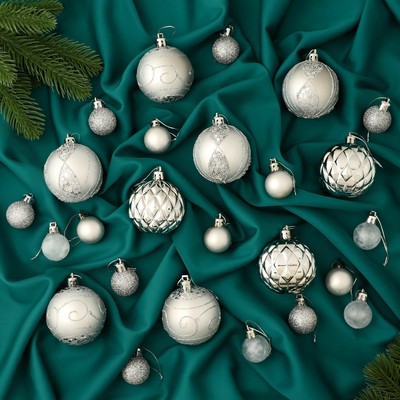 Ёлочные игрушки «Хоровод», шары новогодние, d=2.5 и 5.5 см, набор 33 шт.