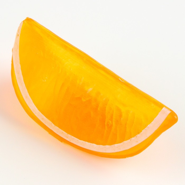 Нужен лимон: стало известно, какая «поделка» отпугнет от дома любых мух