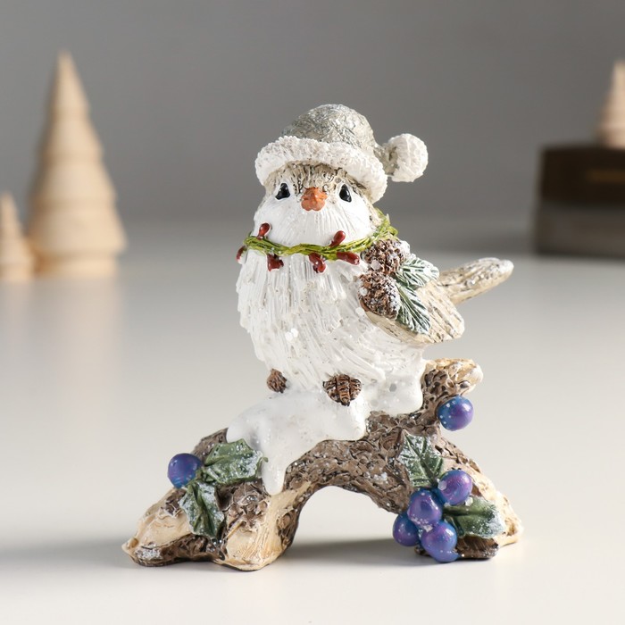 Фигурка полистоун «Новогодний воробышек в колпаке на коряге с ягодками», 5.5×11×11.5 см - Фото 1