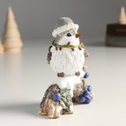 Фигурка полистоун «Новогодний воробышек в колпаке на коряге с ягодками», 5.5×11×11.5 см - Фото 2