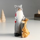 Сувенир полистоун "Дед Мороз в шапке с рожками и помощником оленем" 8,5х8х17 см - фото 3123722