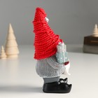 Сувенир полистоун "Дед Мороз в красном колпаке, с подарками и колокольчиком" 7х9х18 см - фото 22705796