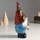 Сувенир полистоун "Дед Мороз в колпаке с ягодами, с птицей Северный кардинал" 9х9х18,8 см - Фото 2