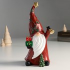 Сувенир полистоун "Дед Мороз в красном наряде, с подарками и колокольчиком" 10,5х9х22,5 см - фото 319959614