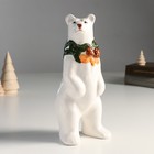 Сувенир керамика "Белый медведь с еловым венком на шее" 26,5х10,5х10 см - фото 10912332