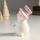 Сувенир керамика "Снеговик в розовом цилиндре, с звездой на палочке" 10,2х6х6 см - Фото 4