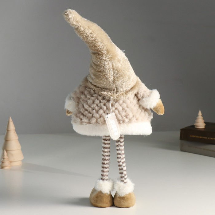 Кукла интерьерная "Дед Мороз в бежевой шубке со звездой на колпаке" 19х12х45 см - фото 1907815244