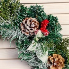 Венок новогодний d=30 см «Зимнее волшебство. Уютная сказка» листья, ягоды, шишки - Фото 3