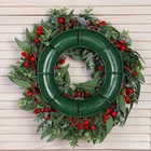 Венок новогодний d=35 см «Зимнее волшебство. Уютная сказка», в снегу, с лентами, листьями и ягодами - Фото 3