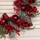 Венок новогодний d=37 см «Зимнее волшебство. Уютная сказка» клетчатые ленты, веточки, шары - Фото 3