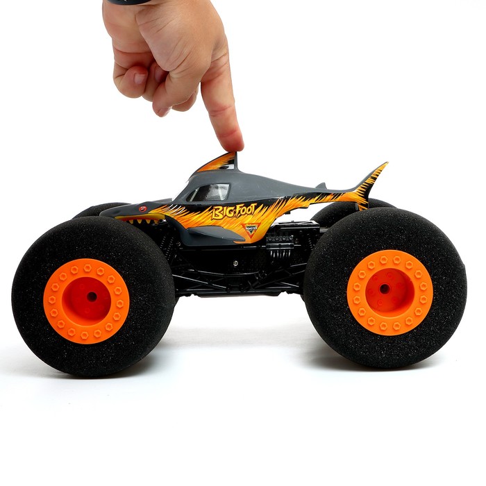 Джип радиоуправляемый SHARK, мягкие колеса, работает от акб, цвет серый 66157