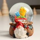 Сувенир полистоун водяной шар "Гном с мешком и сани с подарками" 7х8х9 см - Фото 5
