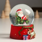 Сувенир полистоун водяной шар "Дед Мороз верхом на ёлке" 7х8х9 см - Фото 2