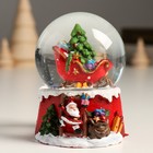 Сувенир полистоун водяной шар "Сани Деда Мороза с подарками" 7х8х9 см - фото 10956960