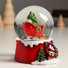 Сувенир полистоун водяной шар "Сани Деда Мороза с подарками" 7х8х9 см - Фото 2