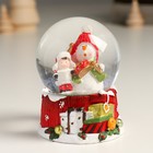 Сувенир полистоун водяной шар "Снеговик с мальчишкой" 7х8х9 см - фото 320055478