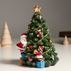 Фигурка светящаяся «Дед Мороз с помощником наряжают ёлочку», 13.5×13×17.5 см - Фото 2