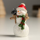 Сувенир полистоун "Снеговик в красной шапке, с лопатой" 5,5х3х7,5 см - Фото 4
