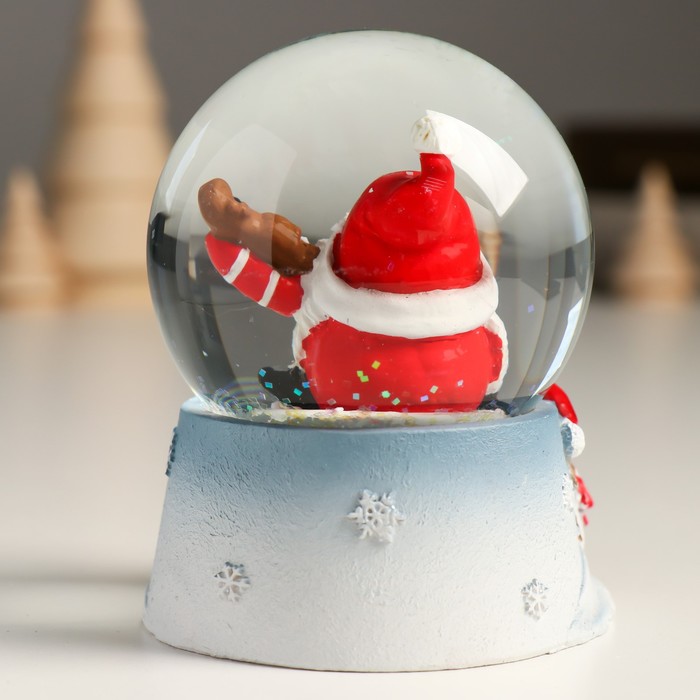 Сувенир полистоун водяной шар "Дед Мороз со скрипкой" 7х8х9 см