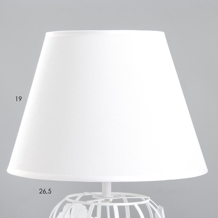 Настольная лампа "Азария" E14 40Вт белый 27х27х42 см RISALUX - фото 1906371598