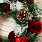 Венок новогодний d=34 см «Зимнее волшебство. Уютная сказка» листья в снегу, шарики, яблоки - Фото 3