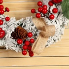 Венок новогодний d=29 см «Зимнее волшебство. Уютная сказка», ягоды на веточках, шишки, снег - Фото 3