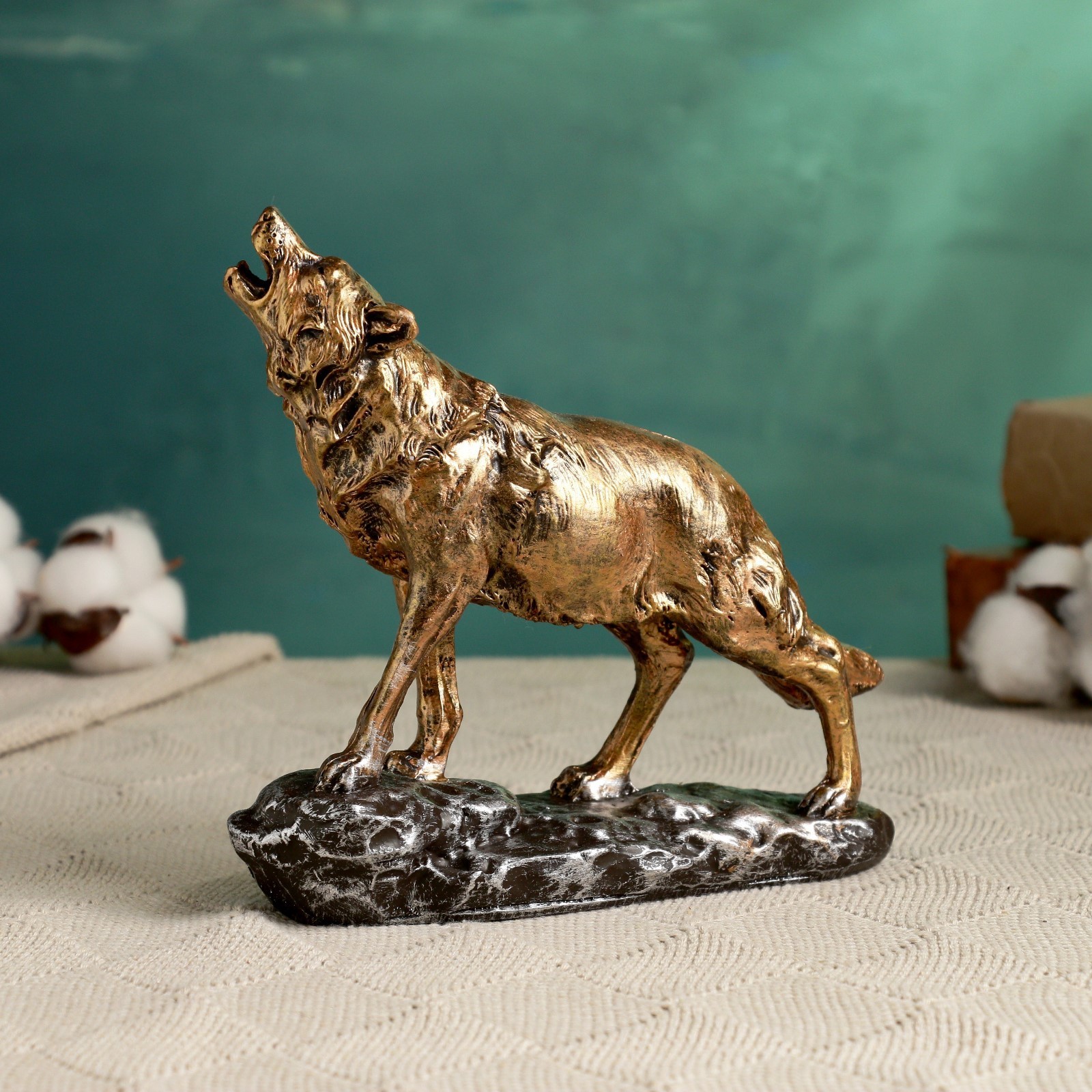 Волк из бронзы фото Волк из бронзы фото