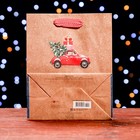 Пакет подарочный "Машина с подарками" 18 х 22,3 х 10 см 9911066