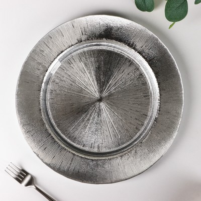 Тарелка стеклянная подстановочная Magistro «Иней. Серебро», 32,5×2,5 см, цвет серебряный