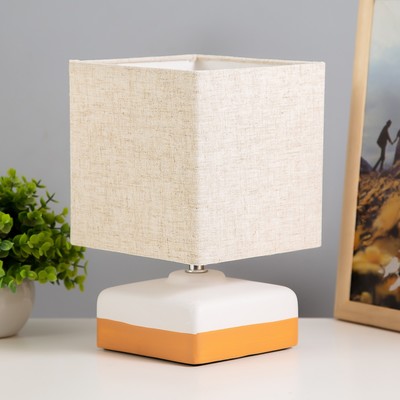 Настольная лампа «Бертин», 1×40 Вт Е14 пр-1.6 м, белый/бежевый, 15×15×23.5 см
