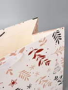 Пакет подарочный новогодний ламинированный горизонтальный «Праздник в лесу», 49×40×19 см - Фото 5