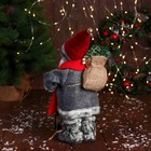 Дед Мороз "В длиной шубе, с фонариком" 28 см, красный - Фото 3