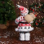 Дед Мороз "В костюме с орнаментом, лыжами и веточками" 31 см, красно-белый - фото 3299285