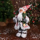Дед Мороз "В костюме с орнаментом, лыжами и веточками" 31 см, красно-белый - фото 3299286