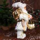 Дед Мороз "С подарками и в ремешке" 50 см, бело-золотой - фото 3771138