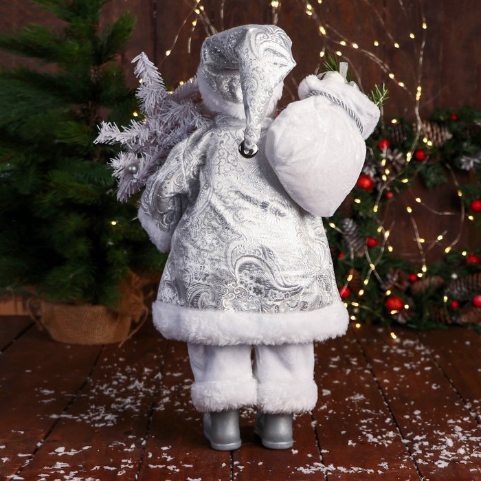 Дед Мороз "С ёлочкой с шариками и подарками" 50 см, серебро - фото 1909304192