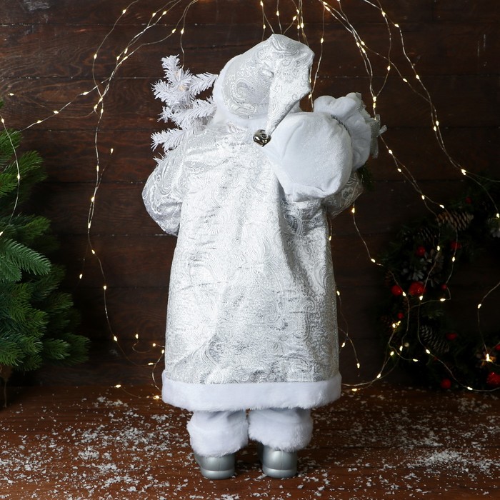 Дед Мороз "С ёлочкой с шариками и подарками" 60 см, серебро