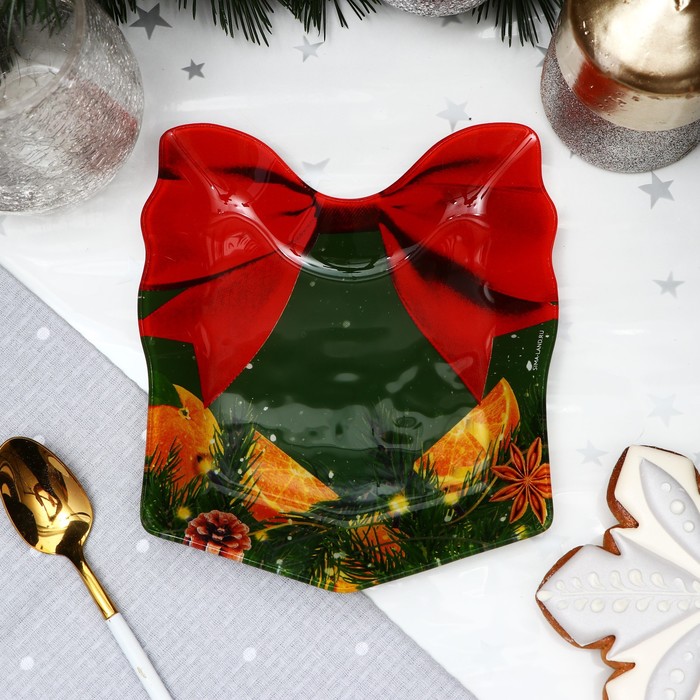 Тарелка в форме подарка 