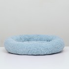 Лежанка для собак и кошек «Уют», мягкий мех, 45×35×11 см, голубая - Фото 4