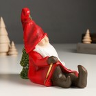 Сувенир полистоун свет "Дед Мороз в красном наряде сидит у ёлочки" 14х7х18 см - Фото 3