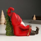 Сувенир полистоун свет "Дед Мороз в красном наряде сидит у ёлочки" 14х7х18 см - Фото 4