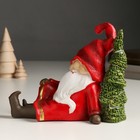 Сувенир полистоун свет "Дед Мороз в красном наряде сидит у ёлочки" 14х7х18 см - Фото 5