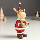 Сувенир полистоун "Лосик в красном кафтане и колпаке, с золотым венком" 8х6х16,5 см - фото 24261438