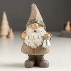 Сувенир полистоун "Дед Мороз в серо-бежевом наряде, с колокольчиком" 5,5х6,5х13 см - фото 320170684