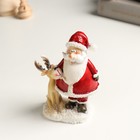 Сувенир полистоун "Дедушка Мороз в красном кафтане и лосик" 4х7х11 см - фото 22880046