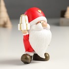 Сувенир полистоун "Дед Мороз в красном колпаке с сердцем, с подарком в руке" МИКС 5х8х10 см   949887 - фото 22880054