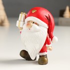 Сувенир полистоун "Дед Мороз в красном колпаке с сердцем, с подарком в руке" МИКС 5х8х10 см   949887 - фото 22880056