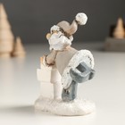 Сувенир полистоун "Дед Мороз - Весельчак в бежевом, с ёлкой/подарками" МИКС 4х6,5х10 см - фото 22880090