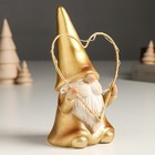 Сувенир полистоун свет "Дед Мороз в золотом наряде, с сердцем" 6,5х9х16 см - фото 22880150