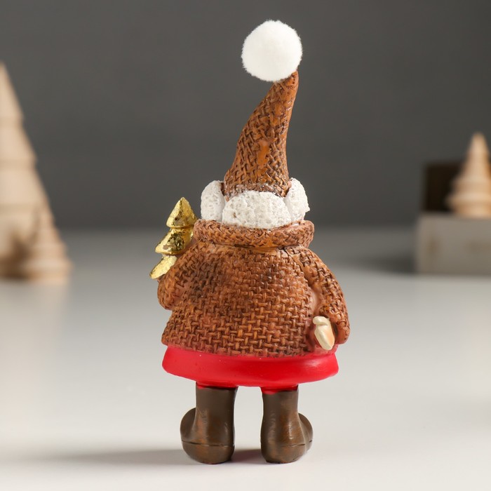 Сувенир полистоун "Дед Мороз в вафельной шубе, колпаке, с подарком/ёлкой" МИКС 5х3,5х11,5 см   94988